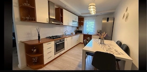 Apartament 3 camere, renovat integral, zonă centrală, mobilat + garaj - imagine 7