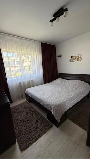 Apartament 3 camere, renovat integral, zonă centrală, mobilat + garaj - imagine 5