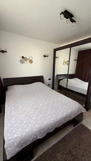 Apartament 3 camere, renovat integral, zonă centrală, mobilat + garaj - imagine 4
