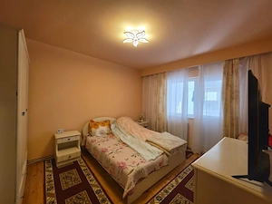 Apartament cu 3 camere, 80 m², două băi, două balcoane, garaj și beci – Săsar - imagine 11