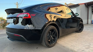 Tesla Model Y   Long Range AWD - imagine 4