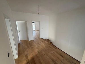 Duplex despărțit prin perete dublu/ Garaj - imagine 9