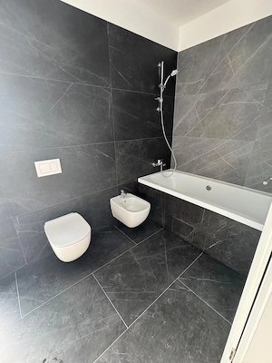 Duplex despărțit prin perete dublu/ Garaj - imagine 18