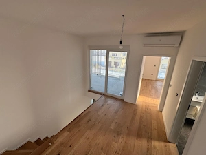 Duplex despărțit prin perete dublu/ Garaj - imagine 15