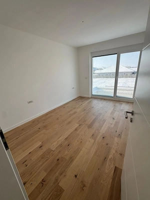 Duplex despărțit prin perete dublu/ Garaj - imagine 16