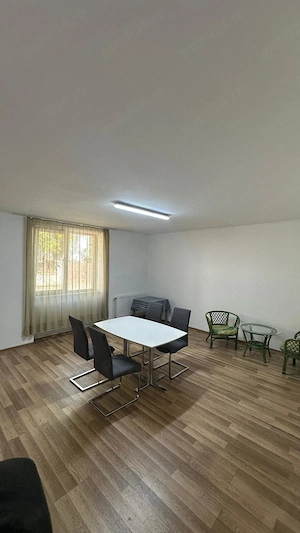 Inchiriez apartament 90 mp la casa in Centru