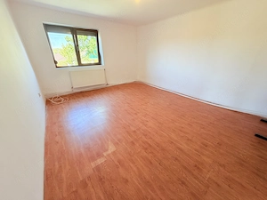 Vand casa in Paleu, 3 camere, living mare. Teren 711 mp. Garaj dublu - imagine 3