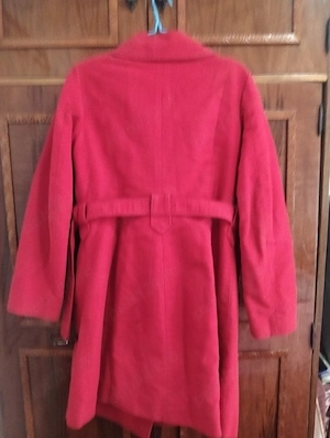 Vand ce se vede in poze, marimea 42, pret 150 roni