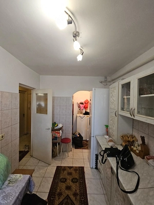 Vand apartament 3 camere Alexandria - strada Carpati - imagine 2