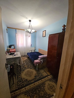 Vand apartament 3 camere Alexandria - strada Carpati - imagine 6