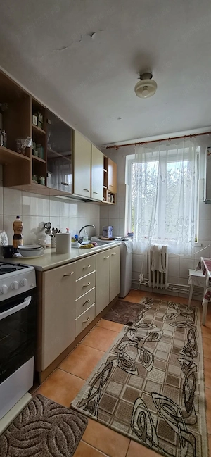Vand apartament cu 3 camere, semidecomandat, etaj 2, Pitesti,Trivale, complex 1, langa giratoriu - imagine 7