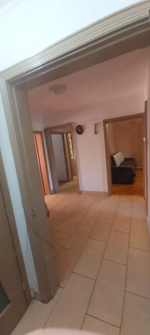 Persoana fizica, închiriez apartament 3 camere decomandate, etajul 2 4 zona centraArcu -Râpa galbena - imagine 10