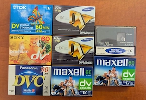 Casete video mini DV, noi sigilate, diverse mărci + casetă de curățare cadou