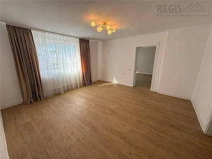 Apartament in casa 2 camere cu gradina si garaj - Central - imagine 3
