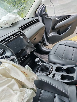Vând Hyundai Tucson Style  avariat  - imagine 6