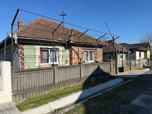 Vând casa în Mânău