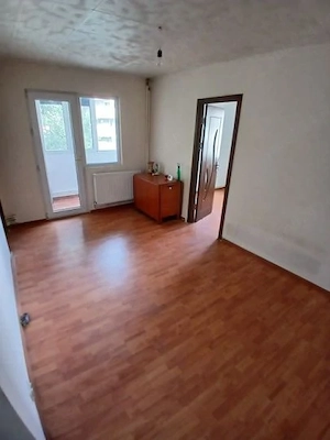 Scoala 8 apartament liber - imagine 3