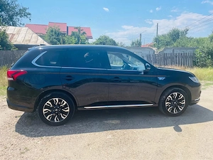 Mitsubishi Outlander PHEV 4x4 - imagine 2