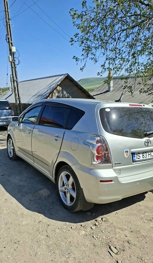 Toyota corola verso - imagine 2