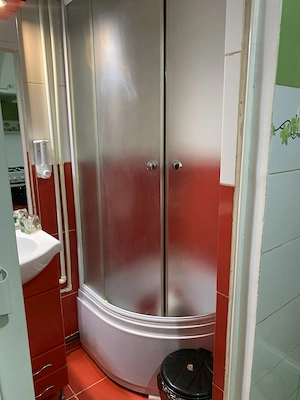 Închiriez garsonieră , Comuna din Paris,Tg Jiu., 22m - imagine 8