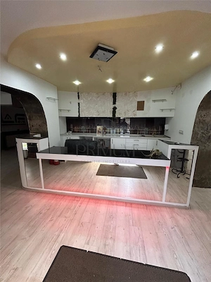 Casa de locuit cu spatiu comercial la parter si spalatorie auto 960 mp - imagine 3