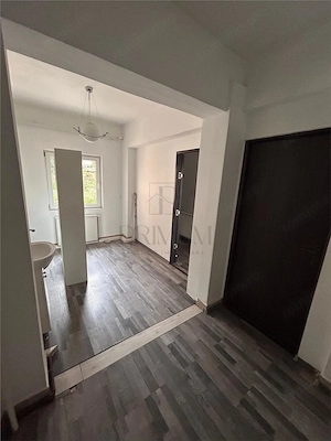 Casa de locuit cu spatiu comercial la parter si spalatorie auto 960 mp - imagine 8