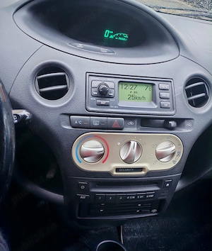 Vând Toyota Yaris 2004,1.4 diesel  - imagine 5