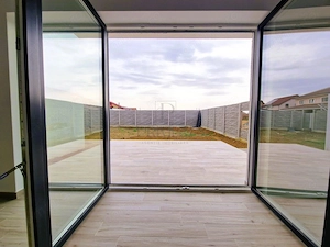 Mosnita Noua- 4 camere- incalzire in pardoseala- zona excelenta - imagine 2