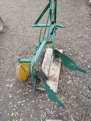 Vând plug agricol cu 2 trupițe (brazde), în stare excelentă   gata de lucru  - imagine 2