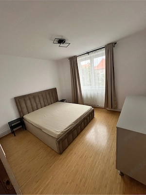 Proprietar închiriez apartament 2 camere, zona centrală în apropierea facultății de mecanica. - imagine 2