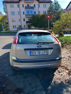 Se vinde Ford Focus ,mașina este in stare buna ,1600euro negociabil  - imagine 3