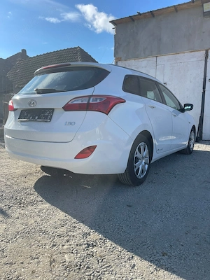 Hyundai  i 30 1.4 crdi euro 6 - imagine 8