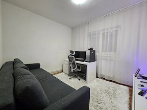 Etaj 2. Decomandat. Centrala proprie! - imagine 7