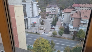 Apartament 4 camere, H4, vis a vis de BCR, cu vedere la Bdul Traian, BCR si muntele Pietricica