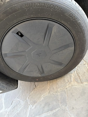 Vând tesla model y - imagine 3
