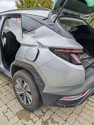 Vând Hyundai Tucson Style  avariat  - imagine 8