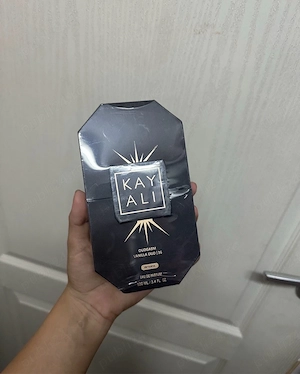 parfum kayali oudgasm vanilla oud