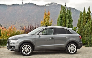 Q3 QUATTRO (4x4 permanent) S-LINE 2.0 TFSI 211Cp Piele Panoramica CUTIE AUTOMATA S-tronic 7+1 Xenon - imagine 3