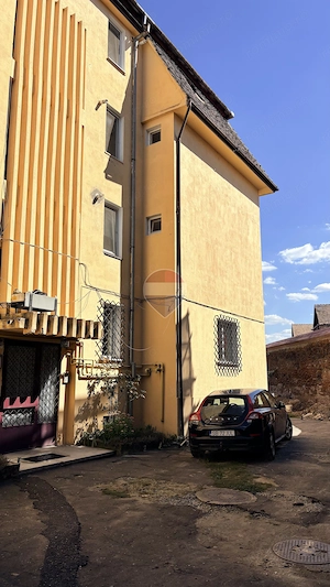Apartament spațios la ultimul nivel, cu vedere la centrul Mediașului - imagine 5