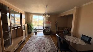 Apartament spațios la ultimul nivel, cu vedere la centrul Mediașului - imagine 13
