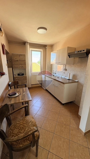 Apartament spațios la ultimul nivel, cu vedere la centrul Mediașului - imagine 11