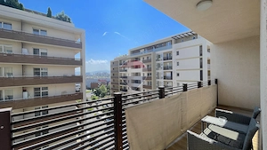 Apartament cu 3 camere de închiriat în zona Tractorul