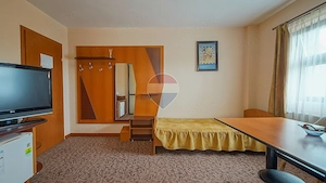 Comision 0 %! Pensiune cu 12 camere de vânzare, str. De Mijloc! - imagine 9