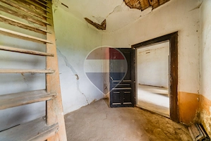 Casă de vacanta intr-o locatie de vis de vanzare in Carand,Romania - imagine 13