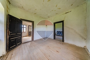 Casă de vacanta intr-o locatie de vis de vanzare in Carand,Romania - imagine 11