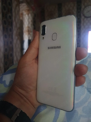 telefon Samsung A40.
