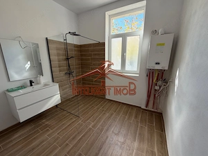Bomba!!!! Apartament 3 camere la casa in zona centrala - imagine 8
