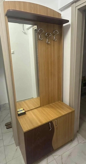 Cuier de hol cu oglindă și raft superior