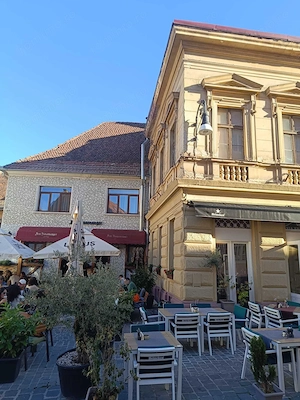 Apartament cu 2 camere de vânzare în Centrul Istoric al Brașovului   Piața Sfatului   Piața George E - imagine 3