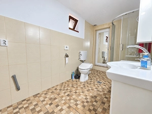 Casa renovata cu teren 730mp in Piata Centrala - imagine 12